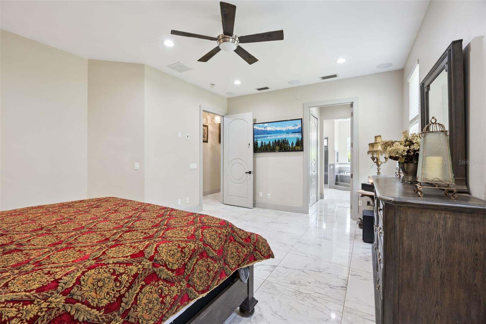 GROVELAND FARMS 21-23-24 - Residential