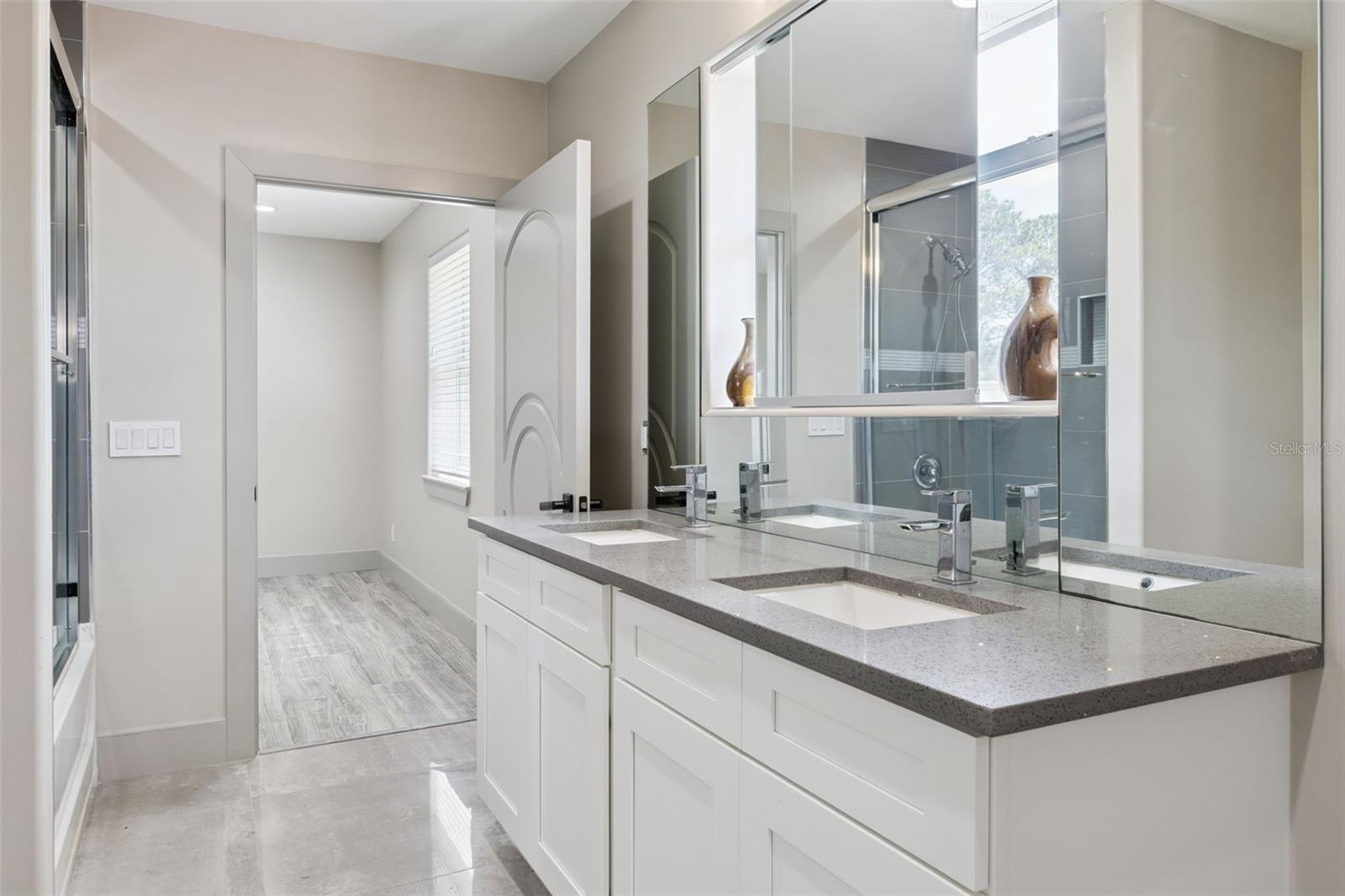 GROVELAND FARMS 21-23-24 - Residential