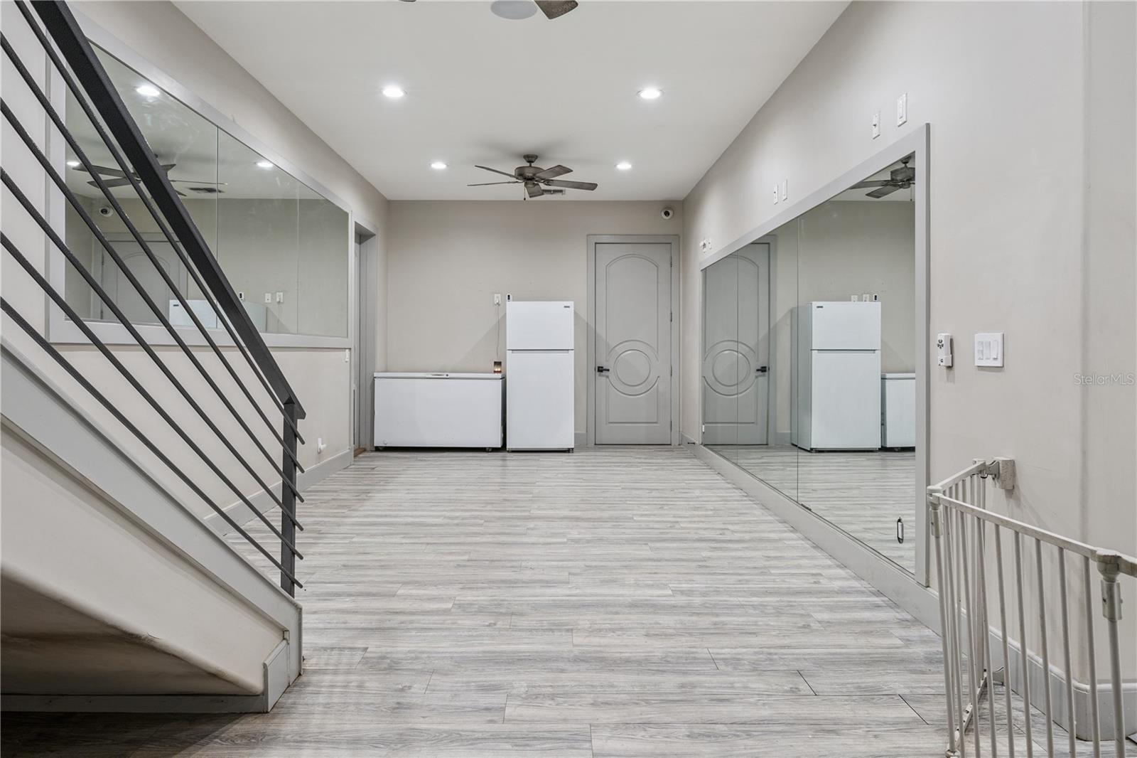 GROVELAND FARMS 21-23-24 - Residential