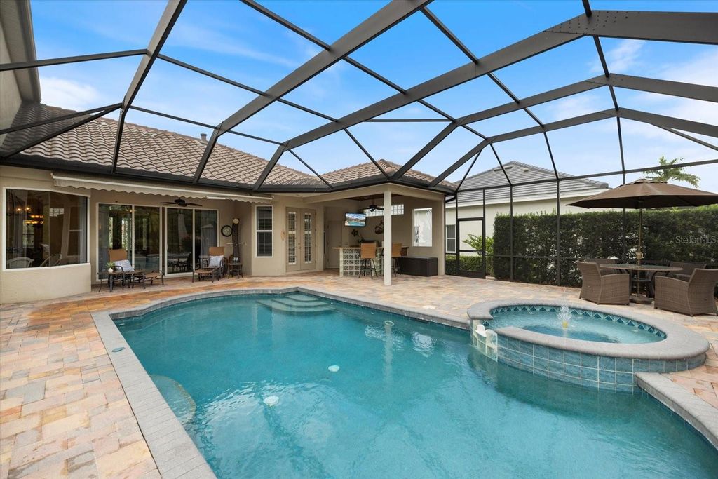 Photo of 7629 Harrington Lane, Bradenton, FL 34202 (MLS # A4669002)