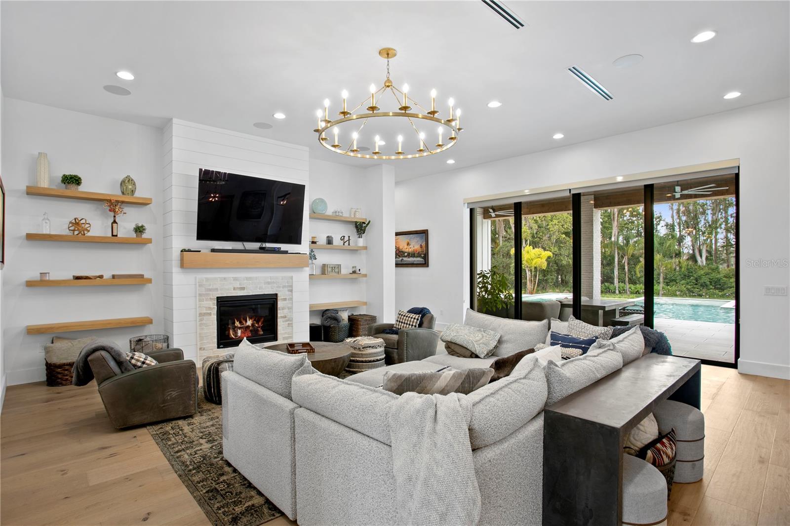 LIBERTY OAKS - Residential