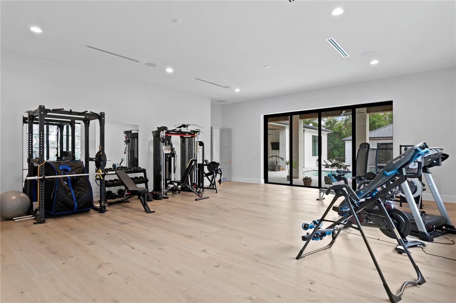 LIBERTY OAKS - Residential