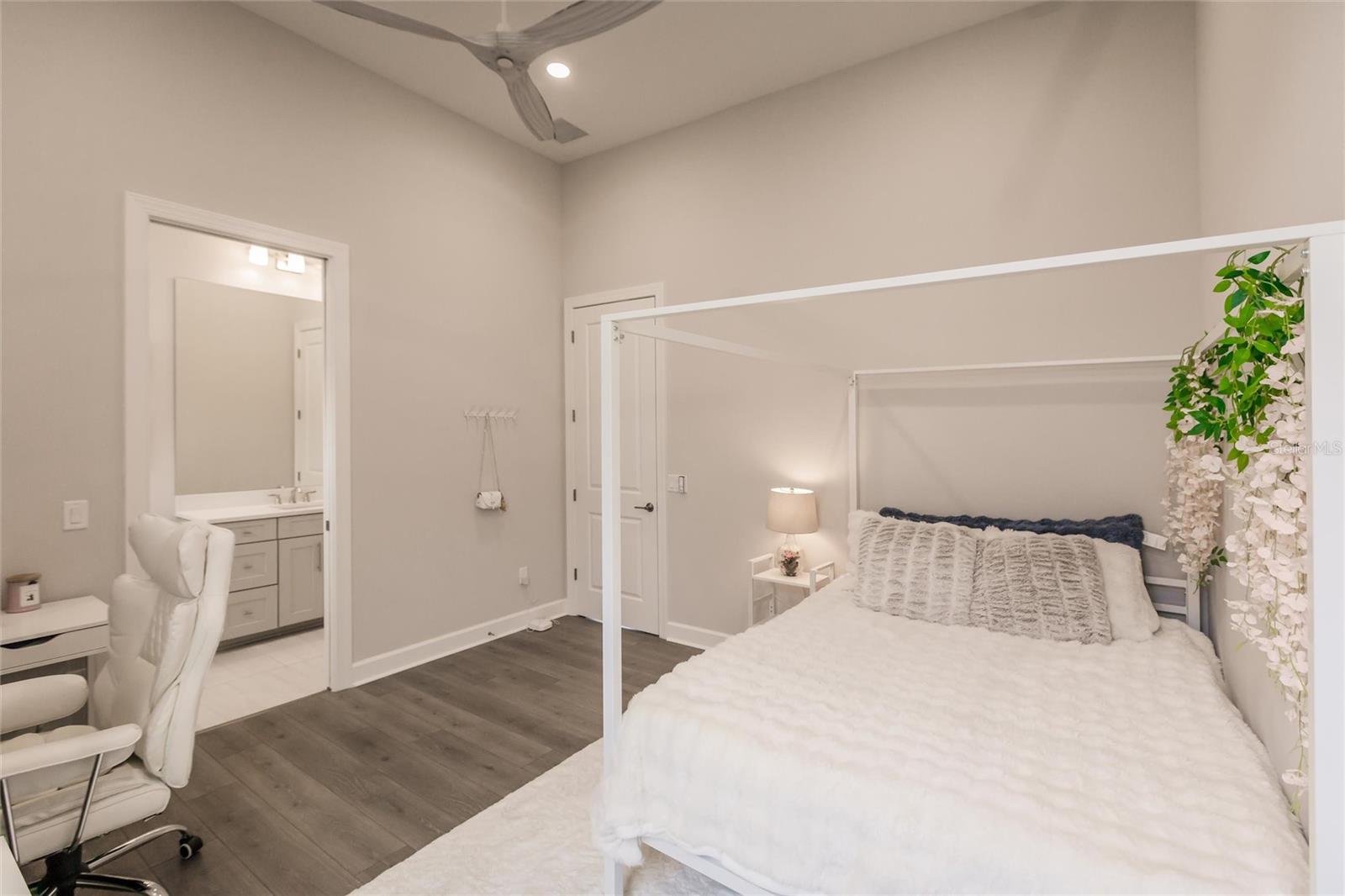 AZARIO ESPLANADE PH II SUBPH C-O - Residential