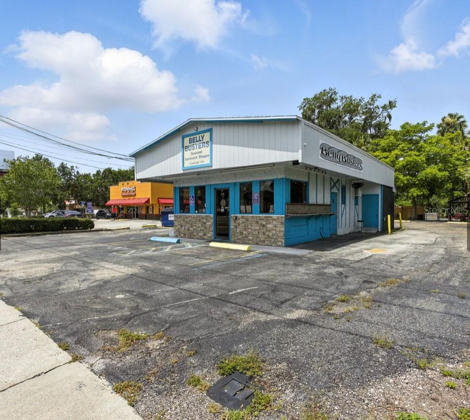 930 N WOODLAND BOULEVARD