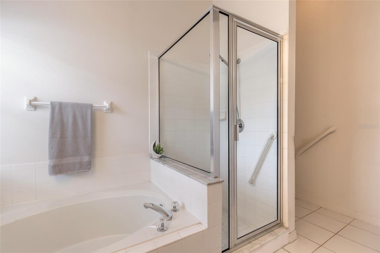 LIONS PAW JUBILEE ADD PH C - Residential