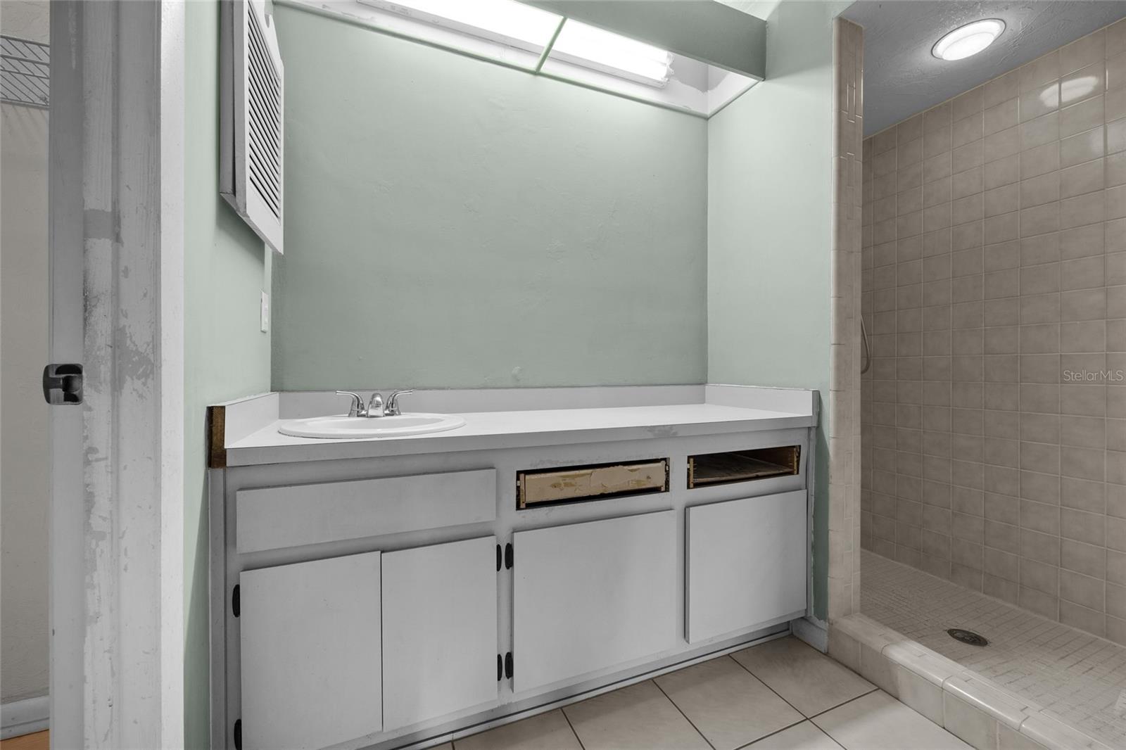 SUMMER CREEK - Residential