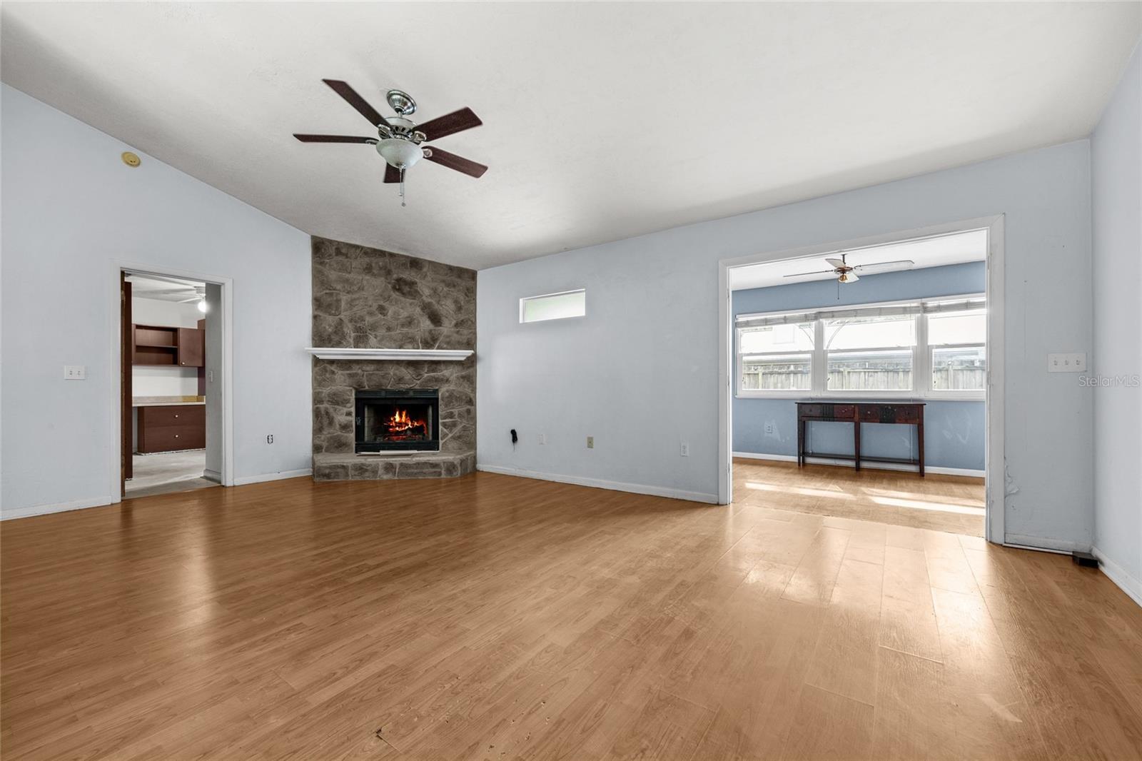 SUMMER CREEK - Residential