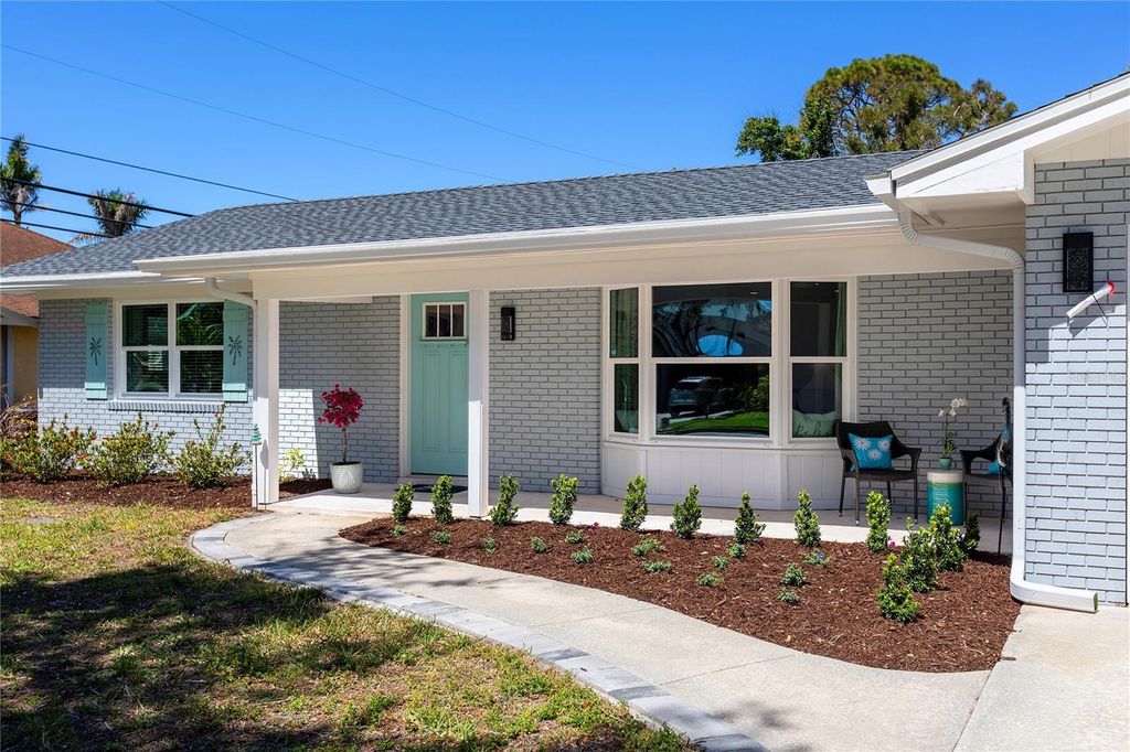 Photo of 150 Fiesole Street, Venice, FL 34285 (MLS # N6140992)