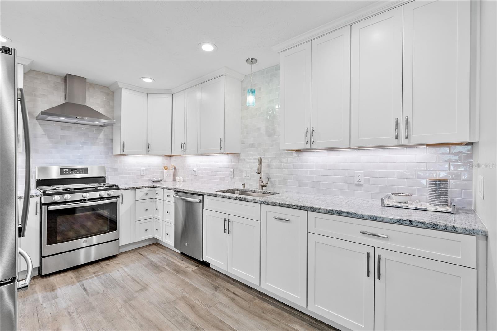 VENEZIA PARK REP - Residential