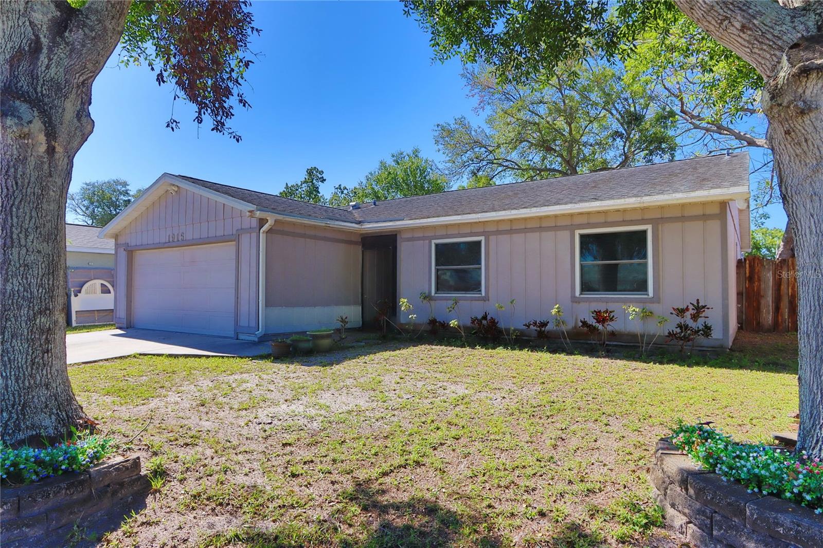1915 PEPPERTREE DRIVE