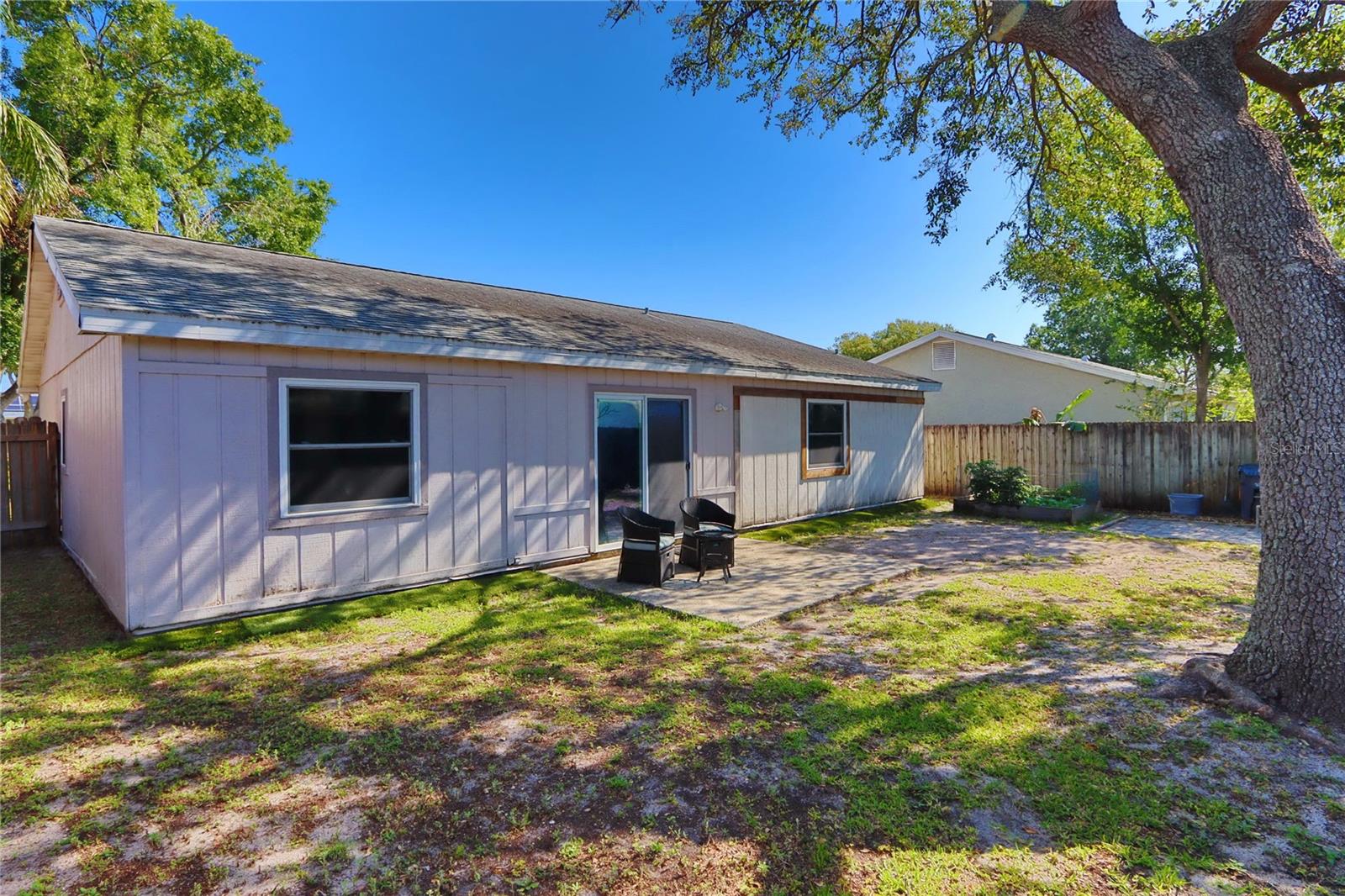 1915 PEPPERTREE DRIVE