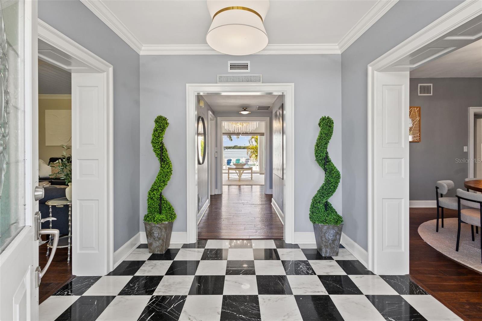 511 WINDWARD PASSAGE