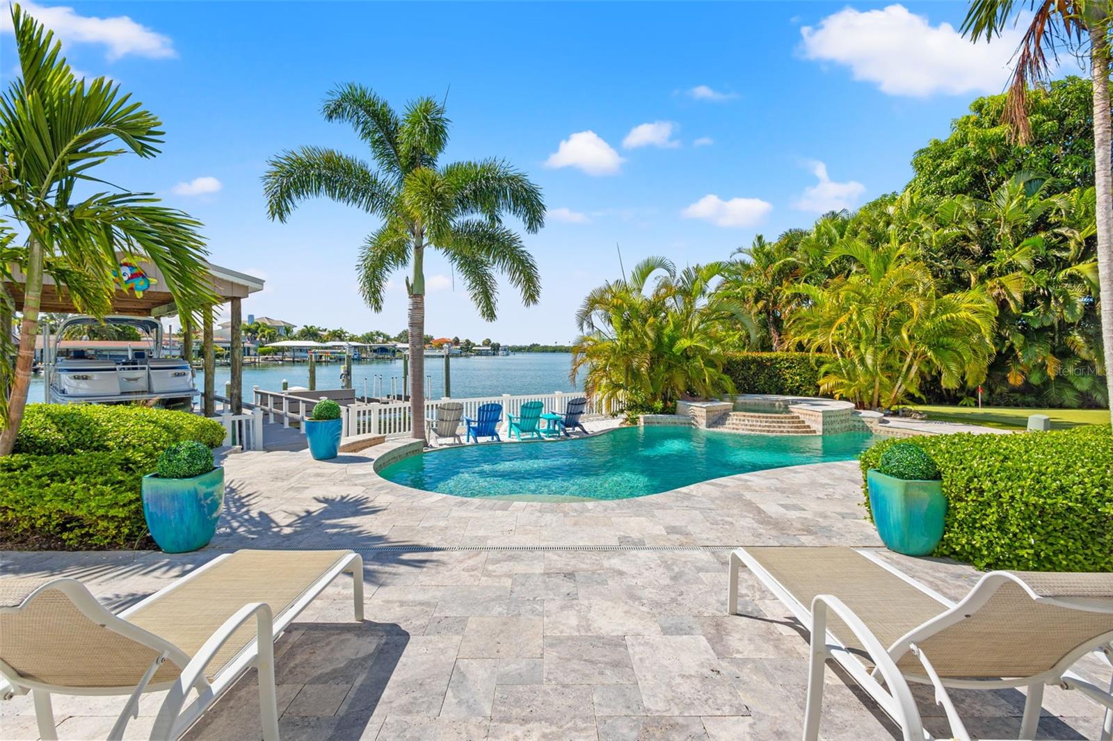 511 WINDWARD PASSAGE
