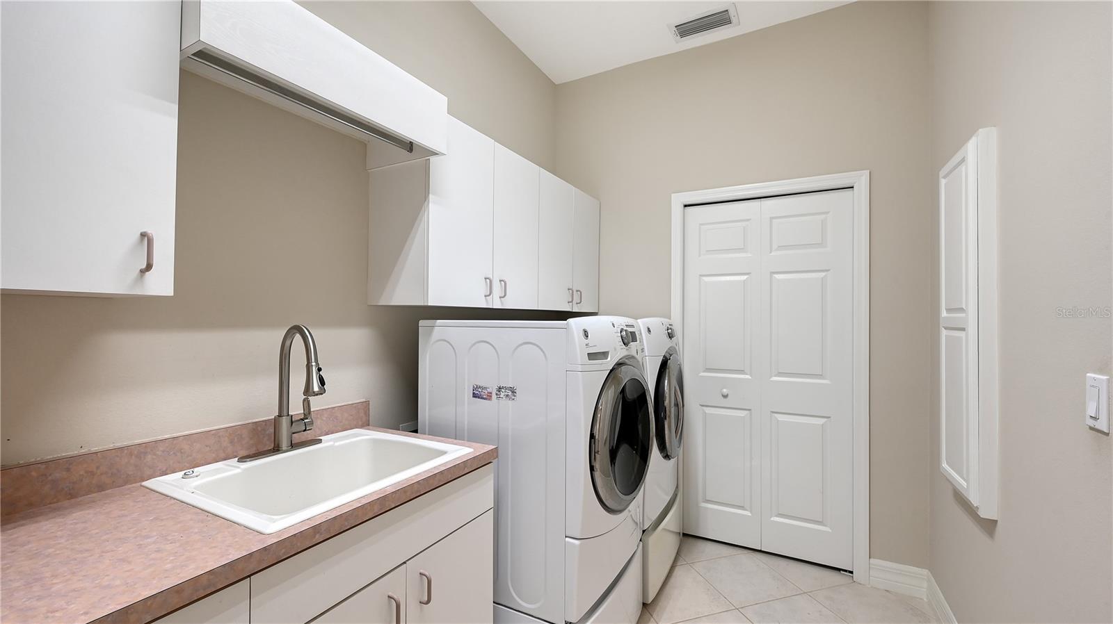 LAUREL OAK ESTATES SEC 09 - Residential