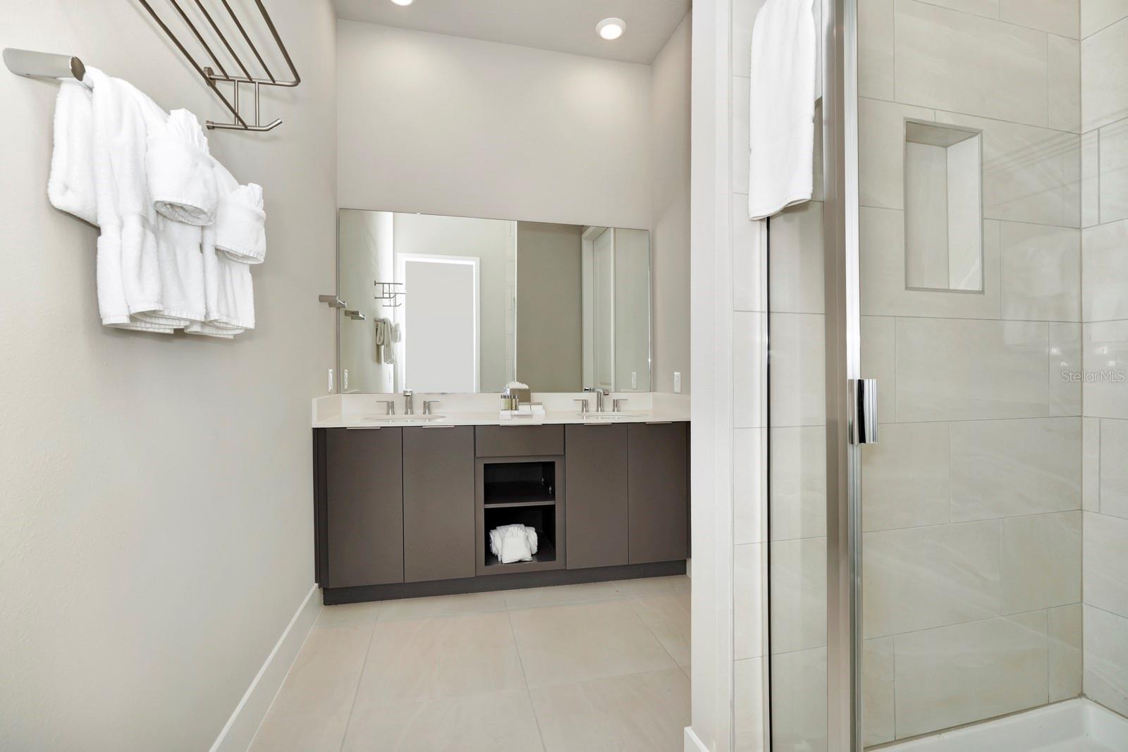 SPECTRUM AT REUNION CONDO PH 5A & 5B - Residential Lease