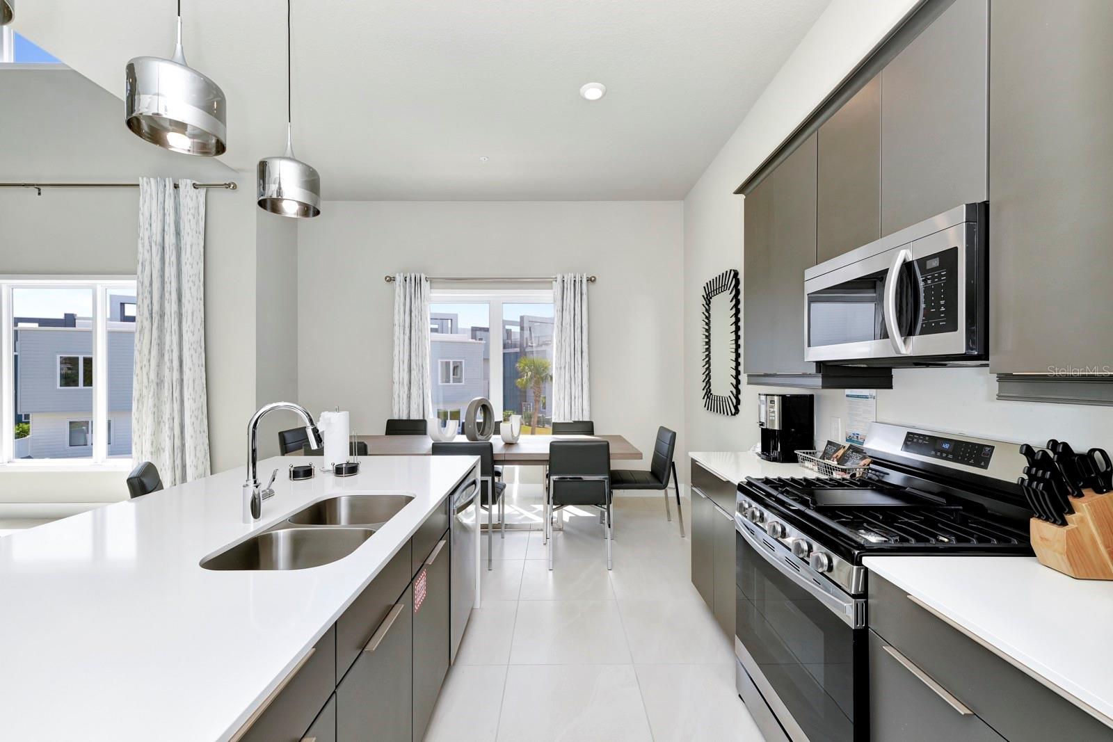 SPECTRUM AT REUNION CONDO PH 5A & 5B - Residential Lease