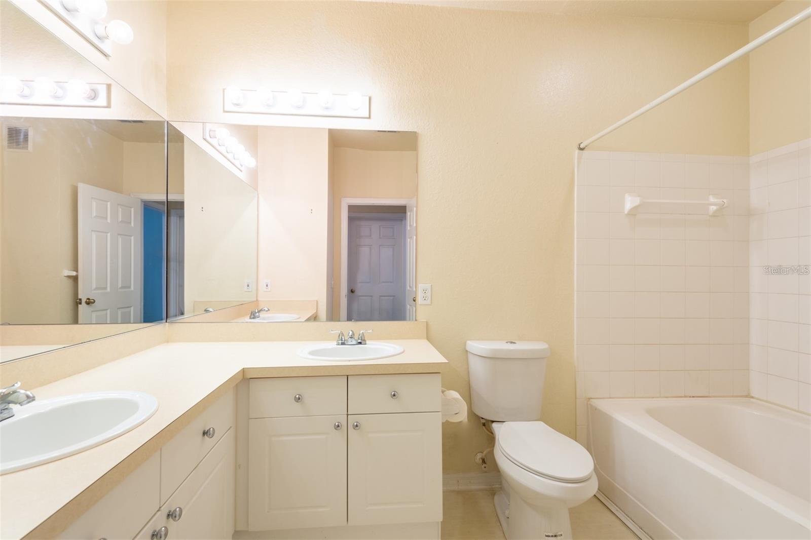 THE ENCLAVE AT RICHMOND PLACE - Residential Lease