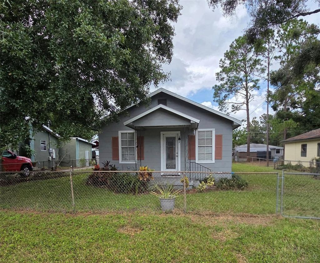 Photo of 1527 W Clinton Street, Tampa, FL 33604 (MLS # TB8434996)