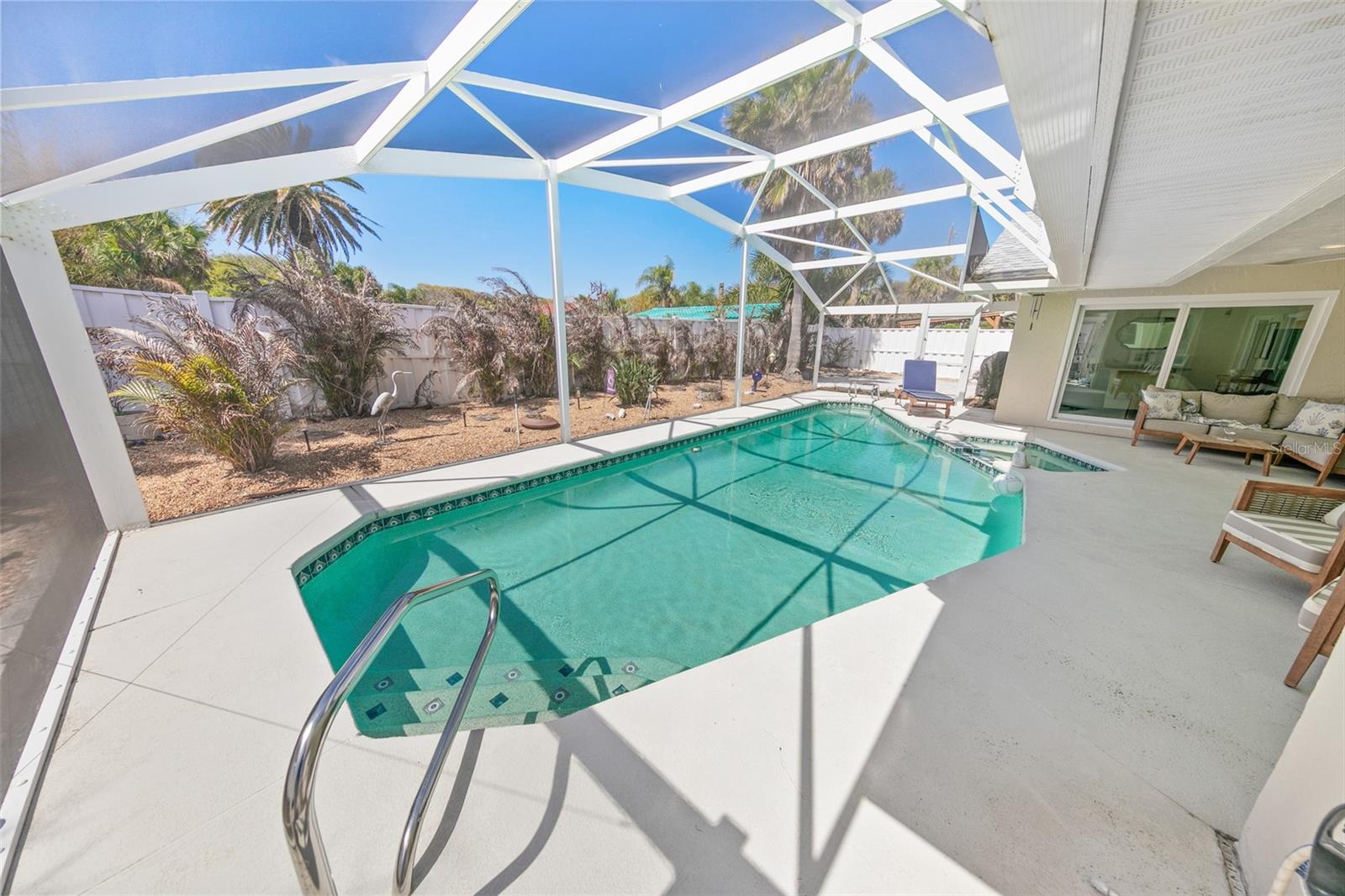 LIGHTHOUSE SHORES - Residential