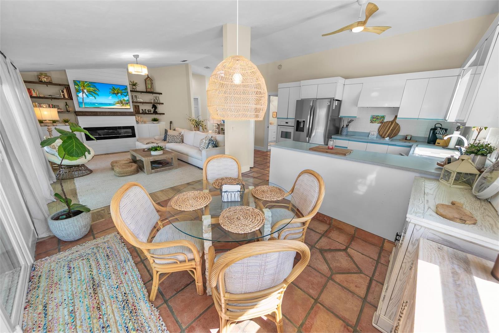 LIGHTHOUSE SHORES - Residential