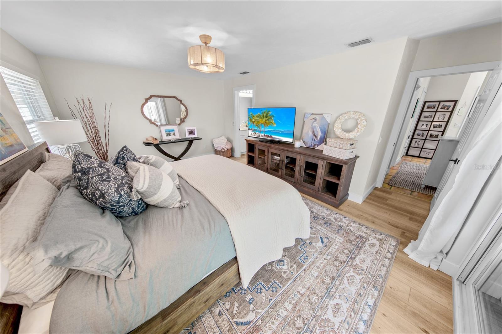 LIGHTHOUSE SHORES - Residential