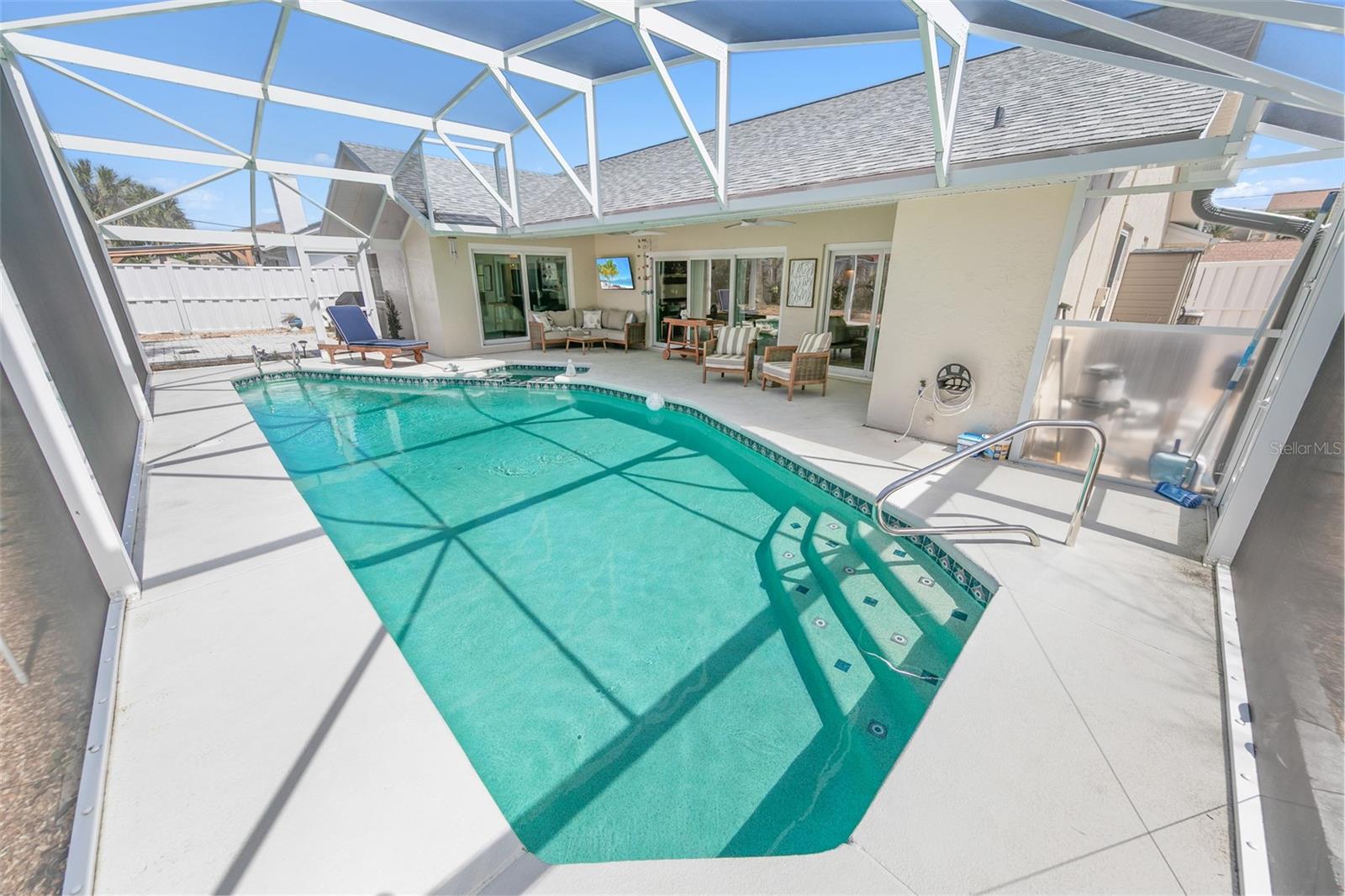 LIGHTHOUSE SHORES - Residential