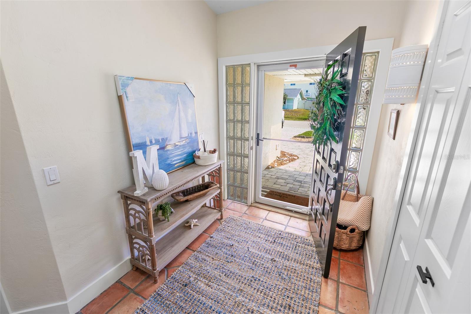 LIGHTHOUSE SHORES - Residential