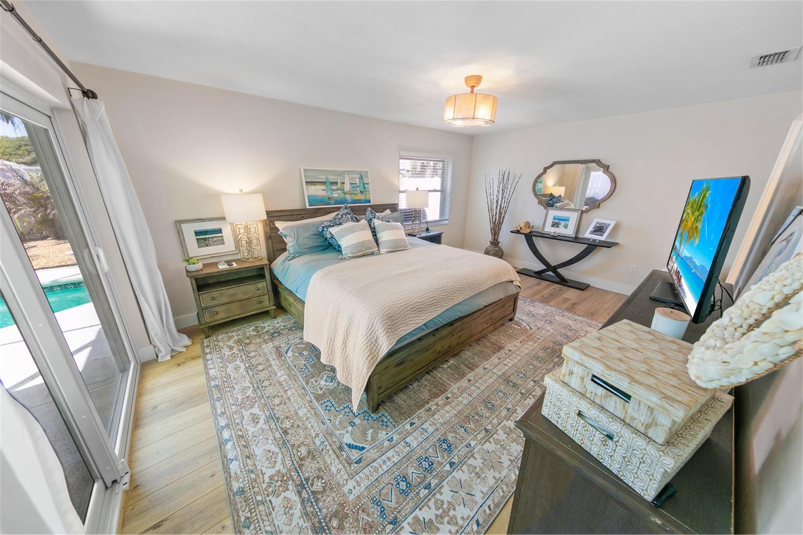 LIGHTHOUSE SHORES - Residential