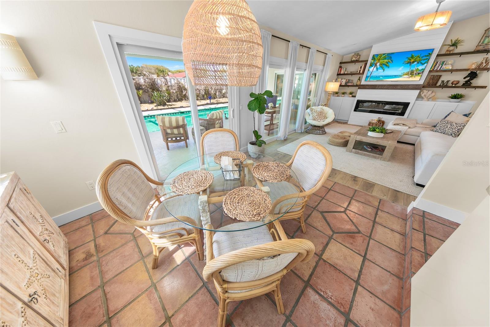 LIGHTHOUSE SHORES - Residential