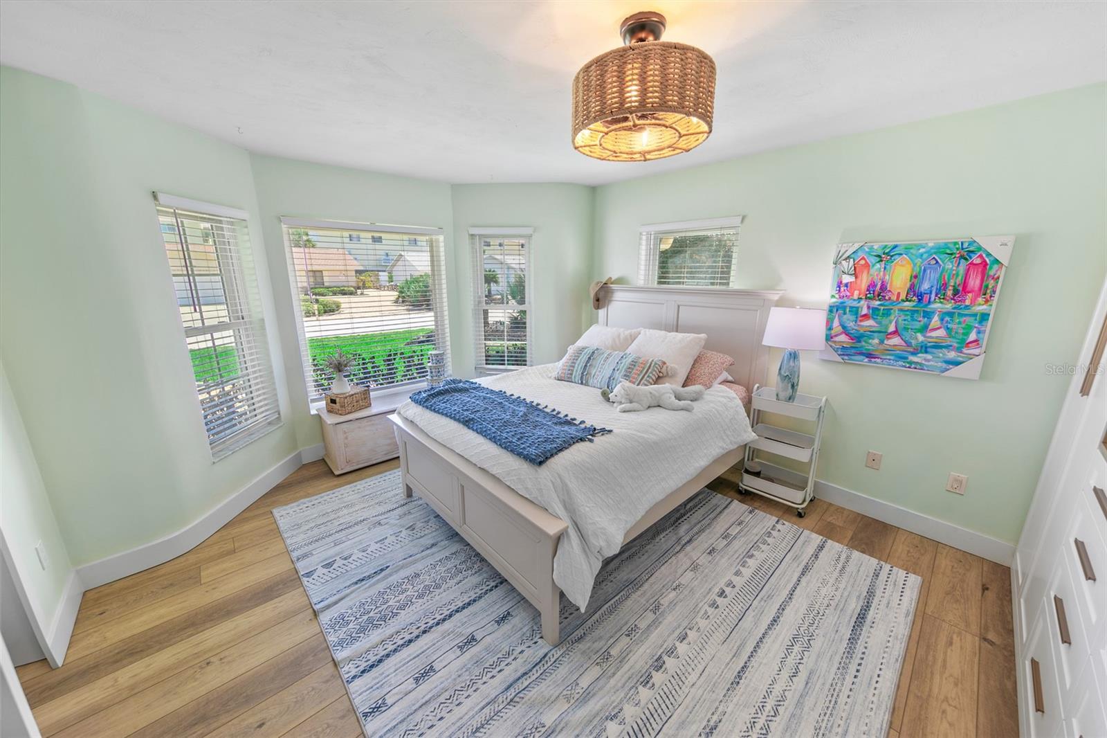 LIGHTHOUSE SHORES - Residential