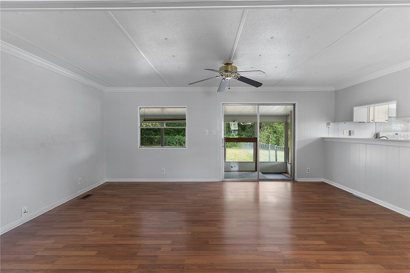 LADY LAKE OAK GROVE MOBILE HOME UNIT 01 - Residential