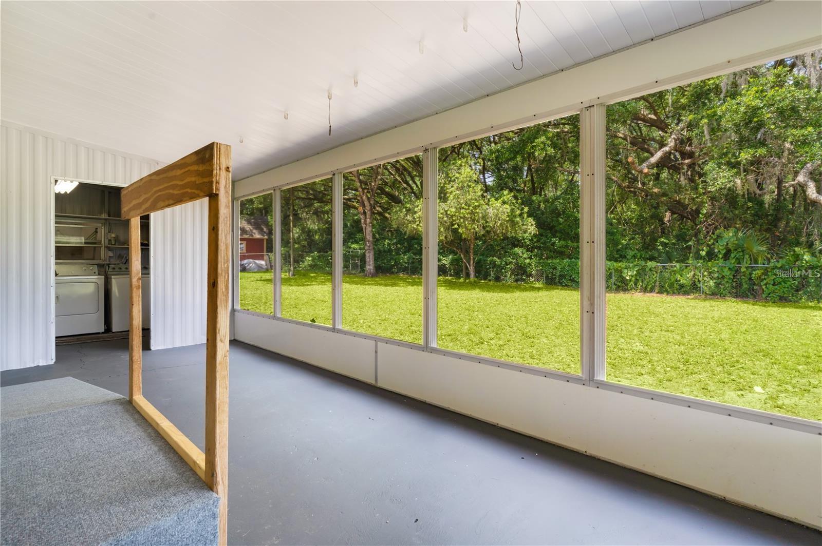 LADY LAKE OAK GROVE MOBILE HOME UNIT 01 - Residential