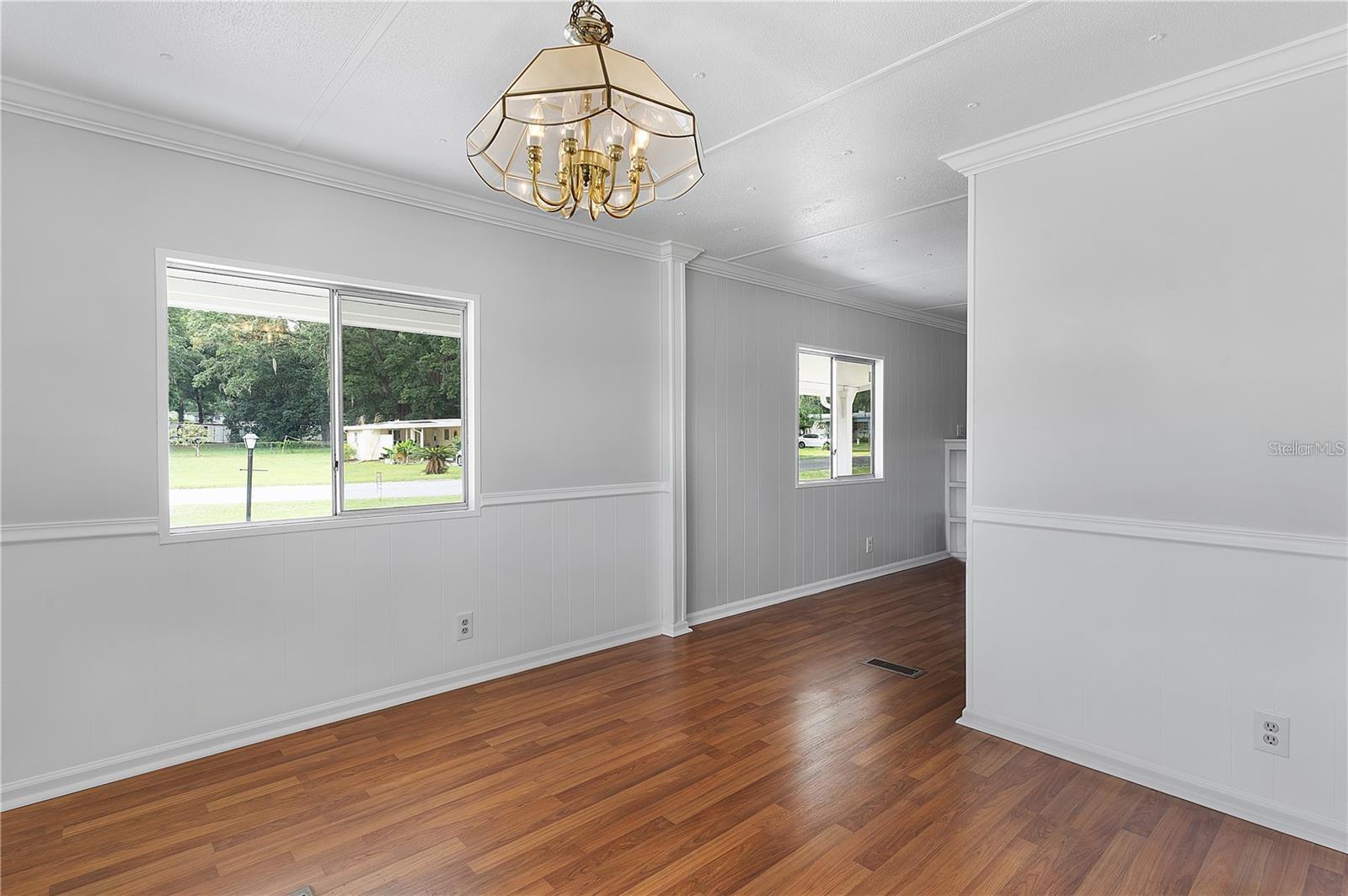 LADY LAKE OAK GROVE MOBILE HOME UNIT 01 - Residential