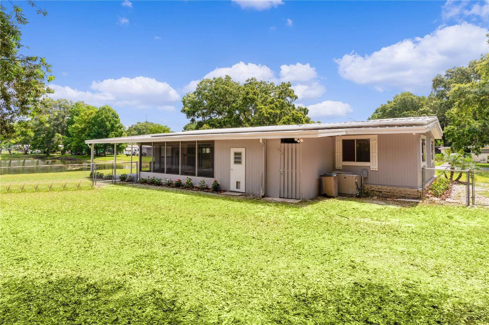 LADY LAKE OAK GROVE MOBILE HOME UNIT 01 - Residential
