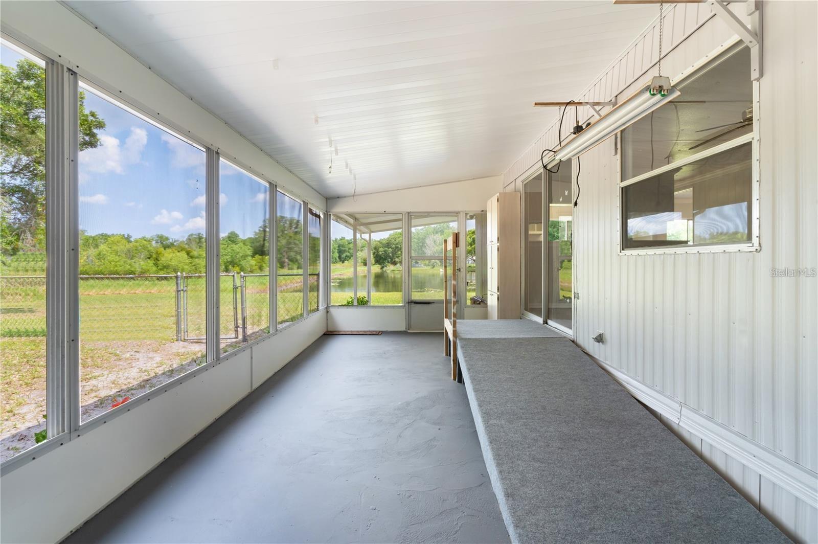 LADY LAKE OAK GROVE MOBILE HOME UNIT 01 - Residential