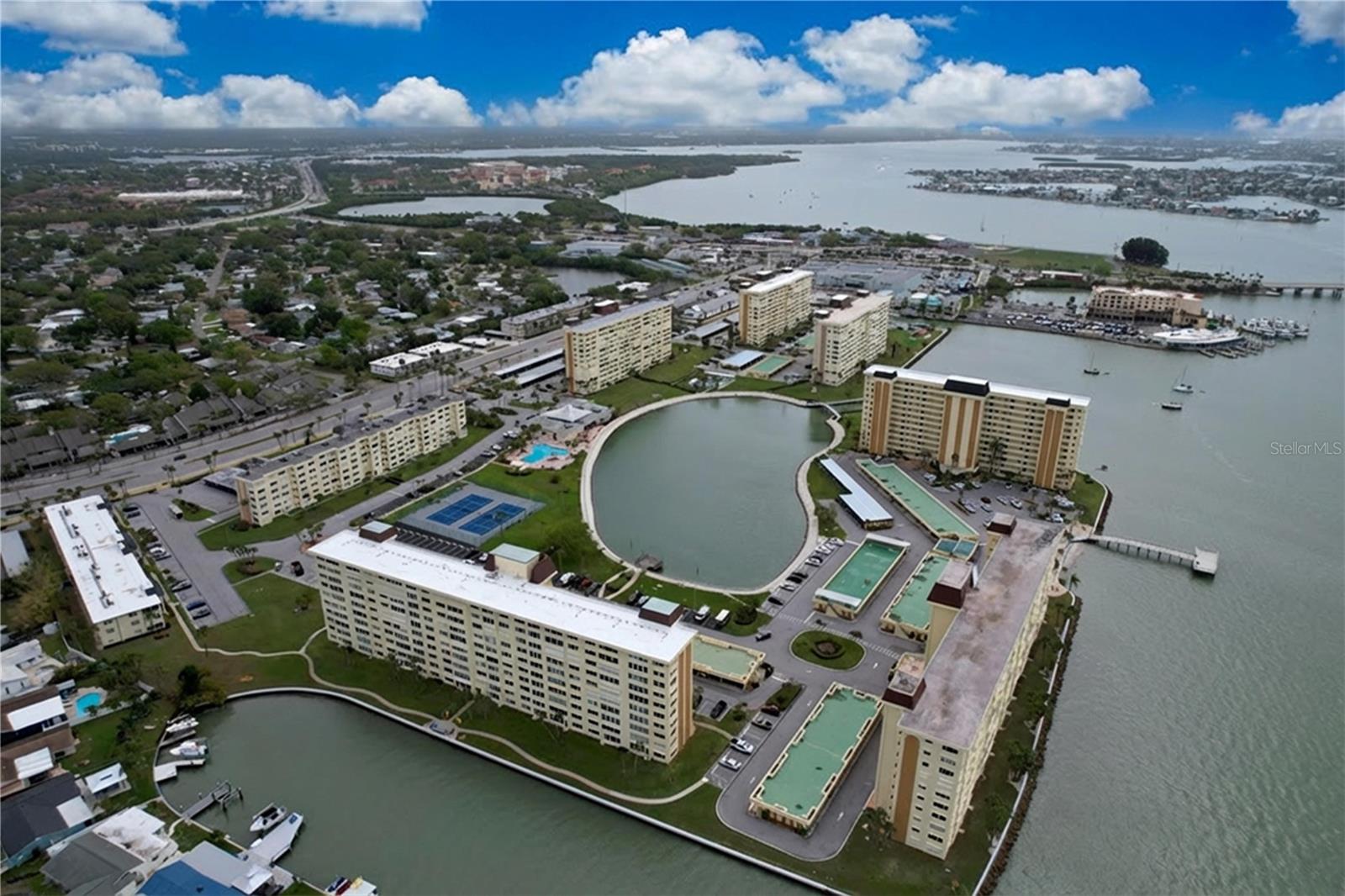 HAMILTON HOUSE THE CONDO - Residential