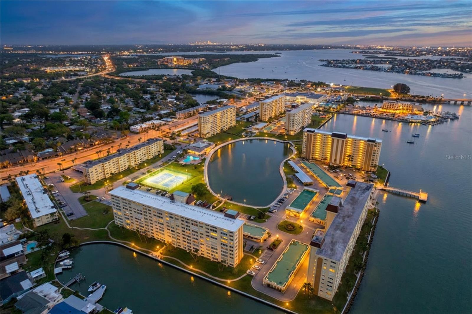 HAMILTON HOUSE THE CONDO - Residential