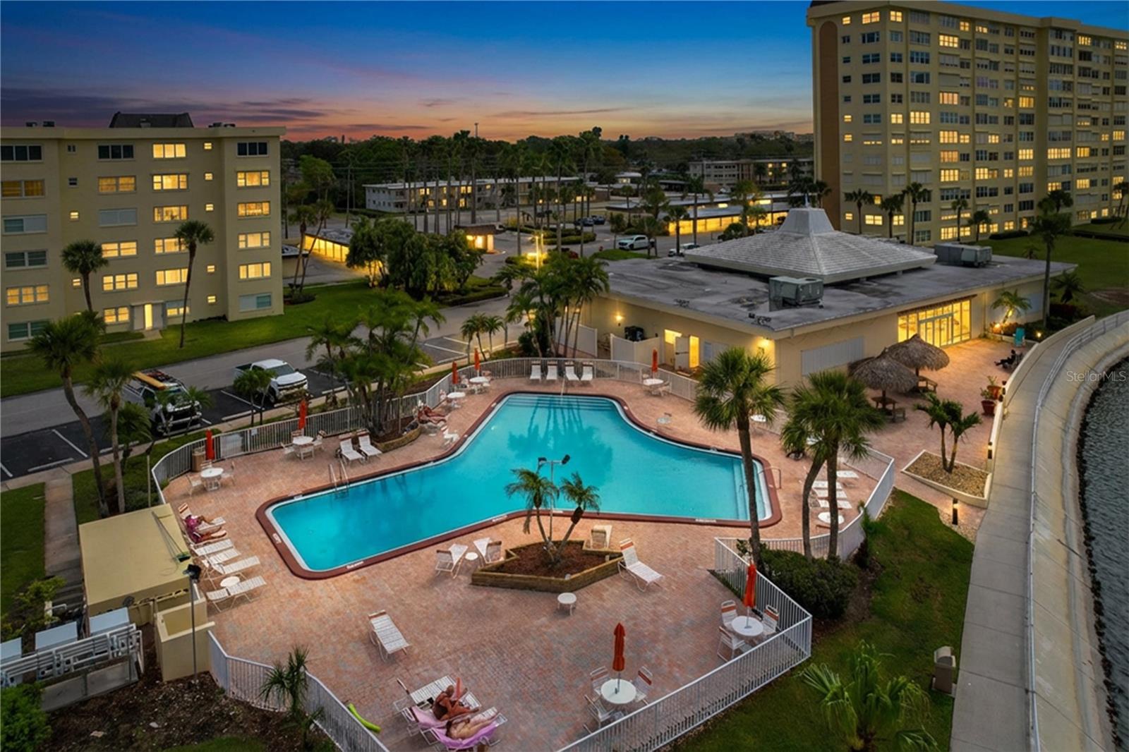 HAMILTON HOUSE THE CONDO - Residential