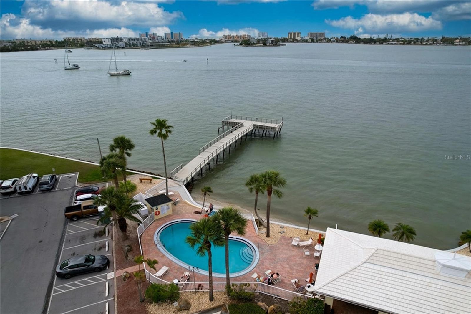 HAMILTON HOUSE THE CONDO - Residential