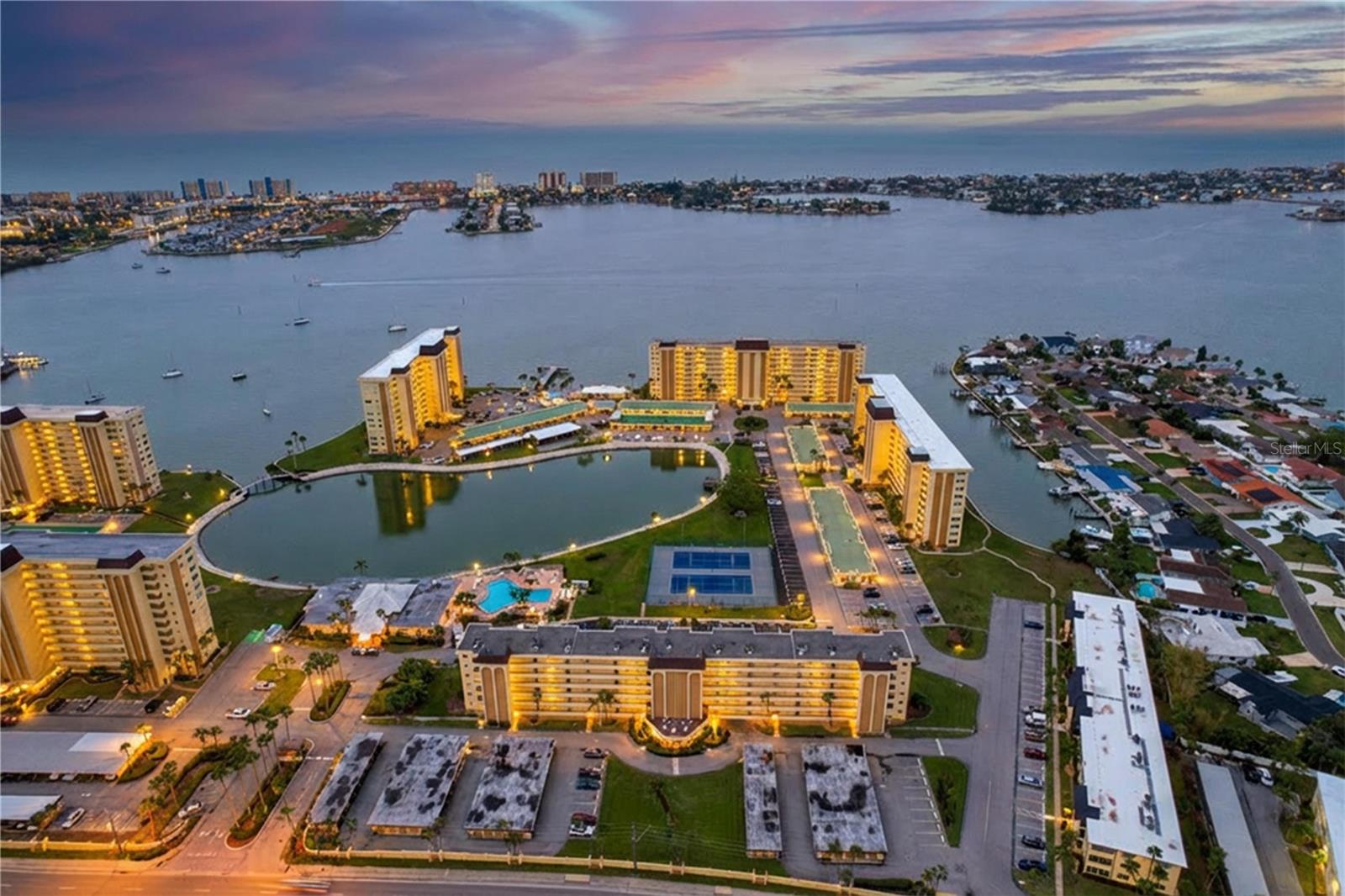 HAMILTON HOUSE THE CONDO - Residential