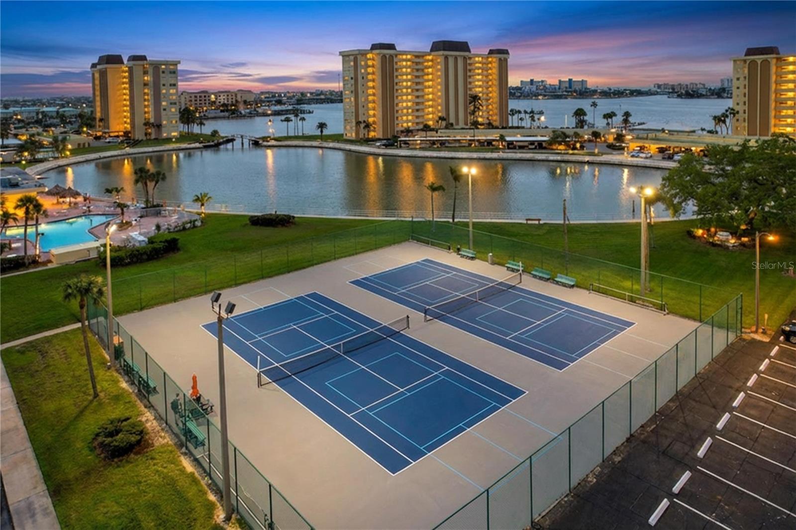 HAMILTON HOUSE THE CONDO - Residential