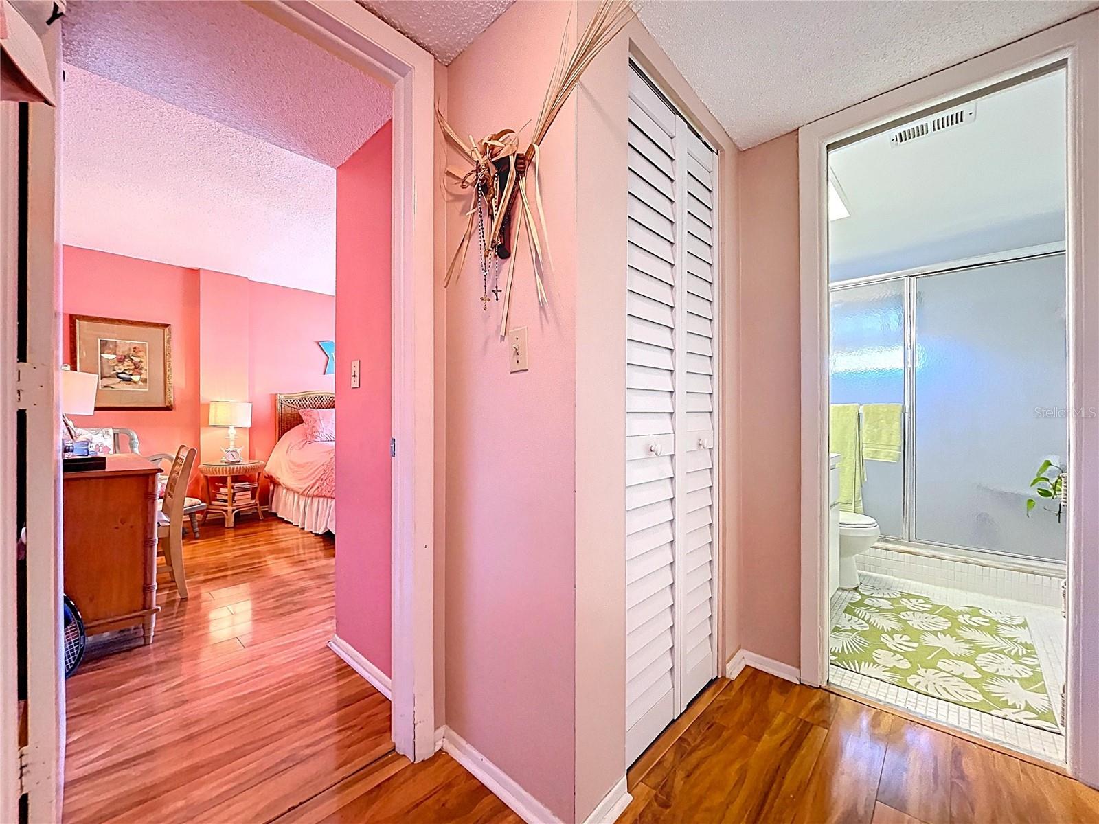 HAMILTON HOUSE THE CONDO - Residential