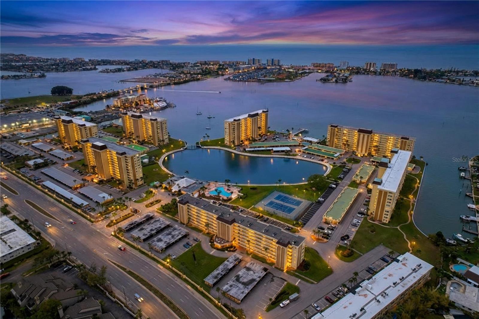 HAMILTON HOUSE THE CONDO - Residential