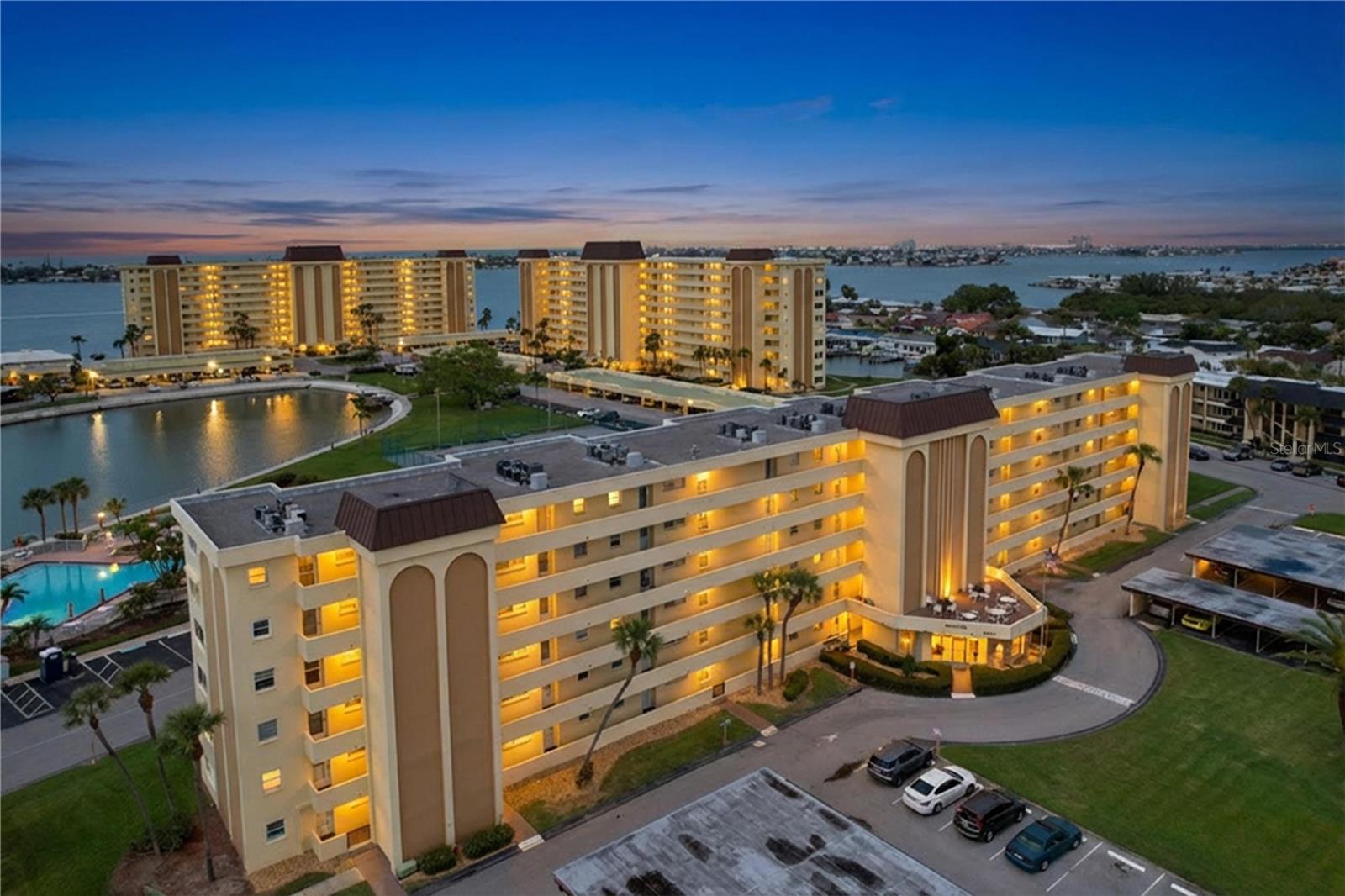 HAMILTON HOUSE THE CONDO - Residential