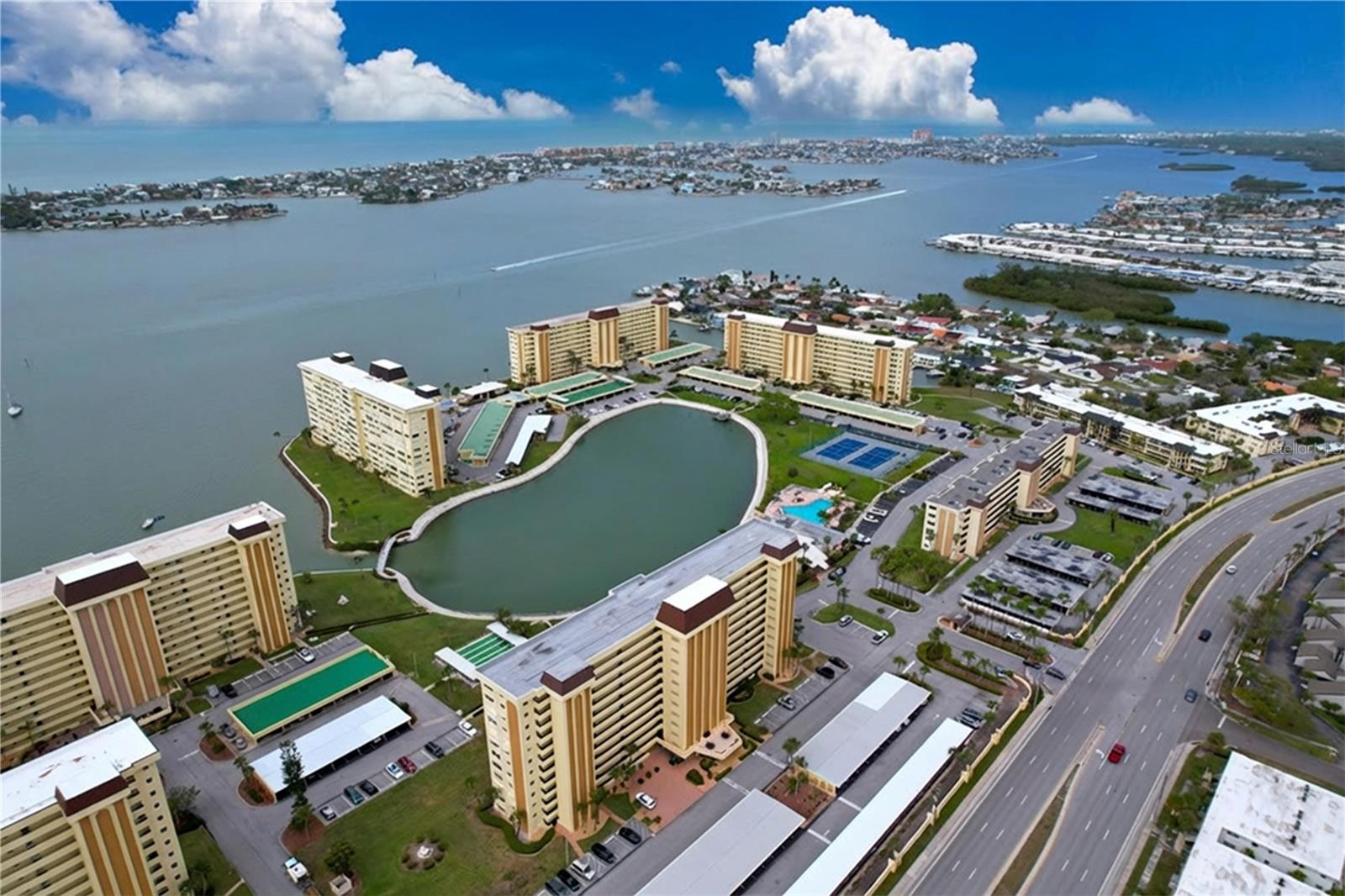 HAMILTON HOUSE THE CONDO - Residential