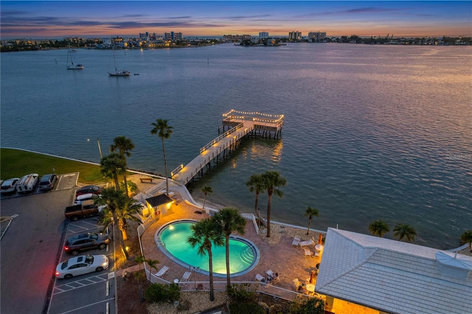 HAMILTON HOUSE THE CONDO - Residential