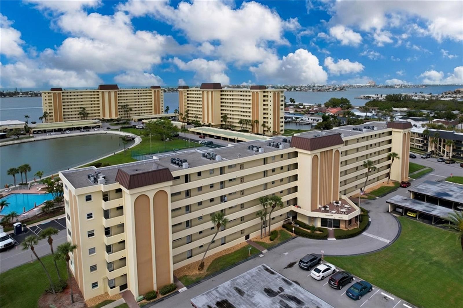 HAMILTON HOUSE THE CONDO - Residential