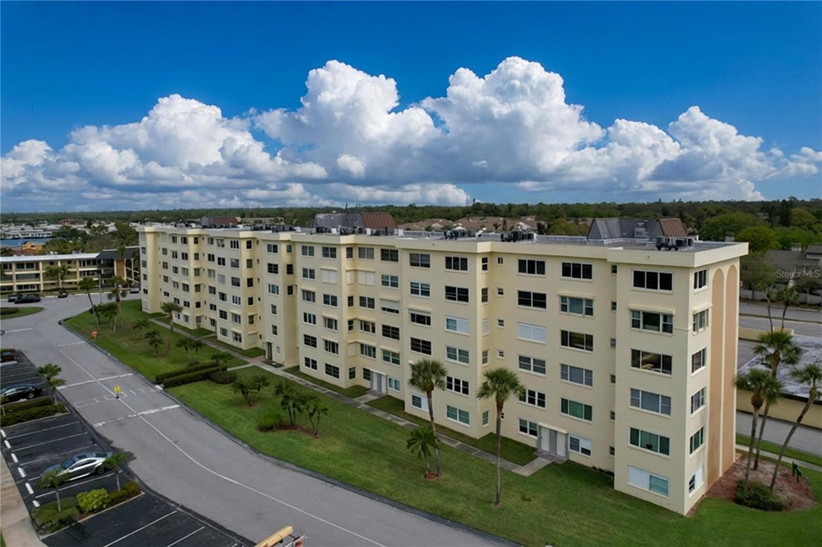 HAMILTON HOUSE THE CONDO - Residential