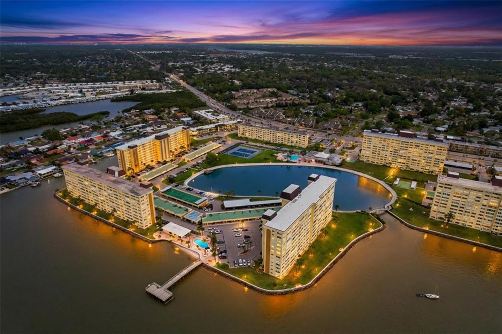 HAMILTON HOUSE THE CONDO - Residential