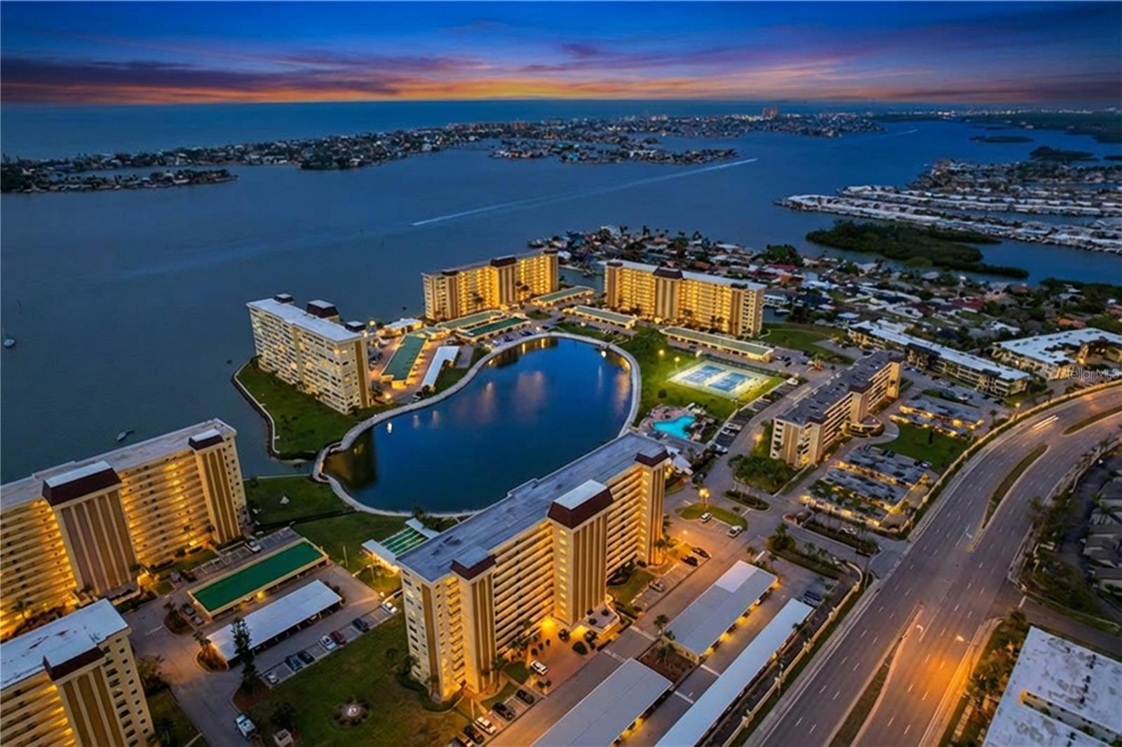 HAMILTON HOUSE THE CONDO - Residential